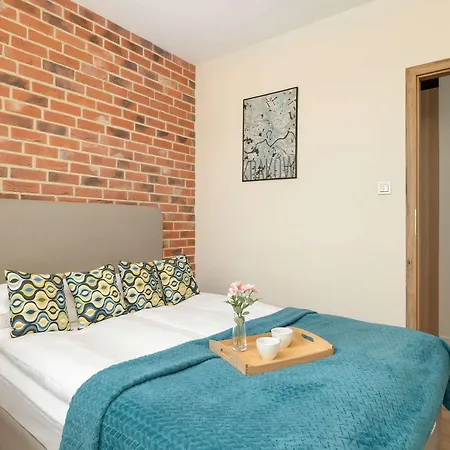Family With Balcony And Underground Parking In Cracow By Renters Daire *