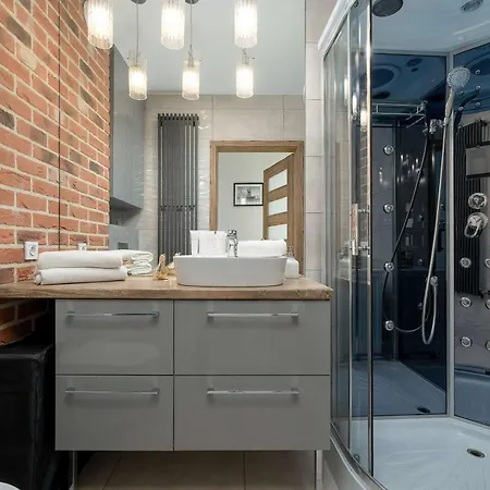 Family With Balcony And Underground Parking In Cracow By Renters Daire *