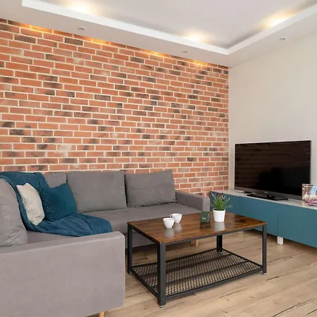 Daire Family With Balcony And Underground Parking In Cracow By Renters *