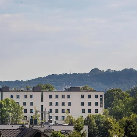 Daire Family With Balcony And Underground Parking In Cracow By Renters Krakow